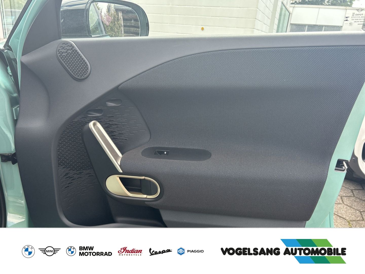 Fahrzeugabbildung MINI Aceman SE Classic Trim,Panodach,HeadUp,19''LMFel