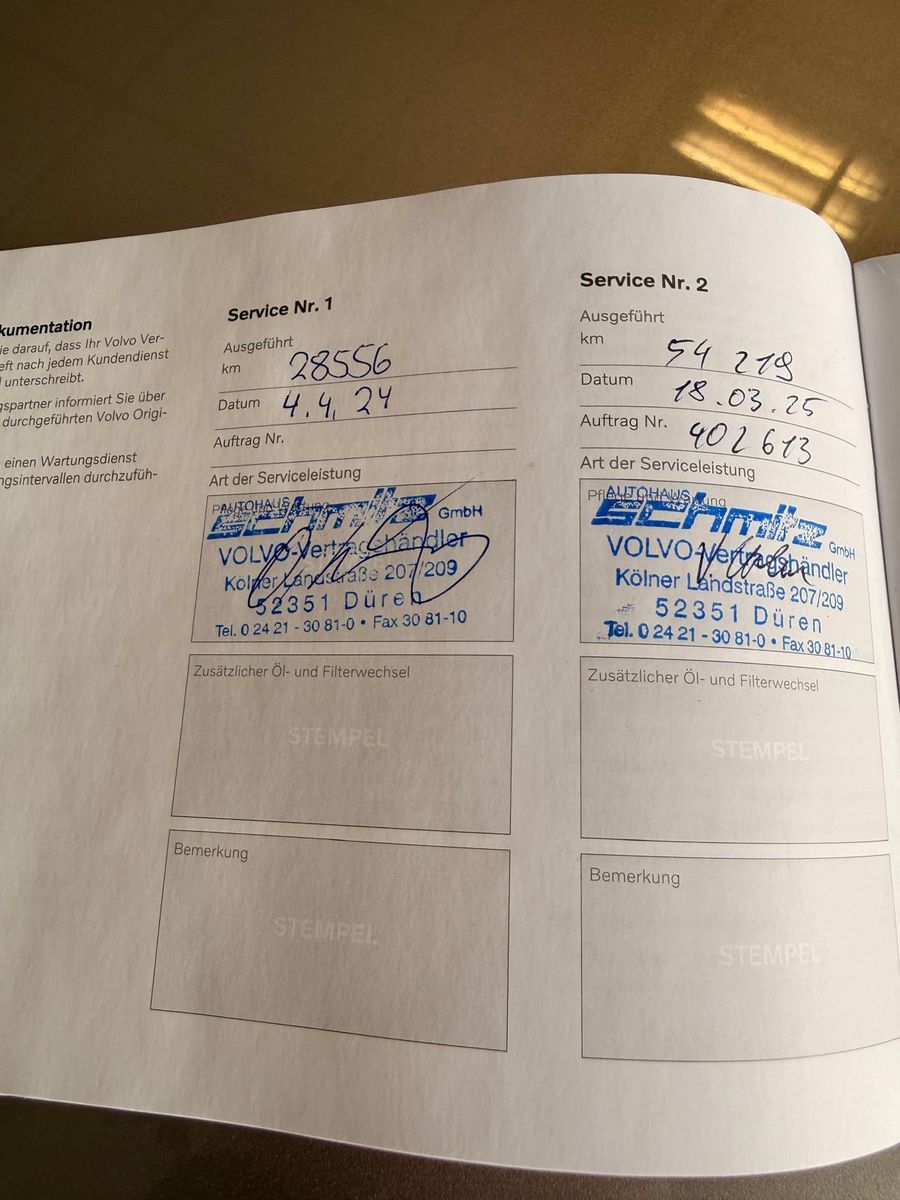 Fahrzeugabbildung Volvo V60 Kombi Core/ 1.HAND/SCHECKHEFT/8.FACH BEREIFT