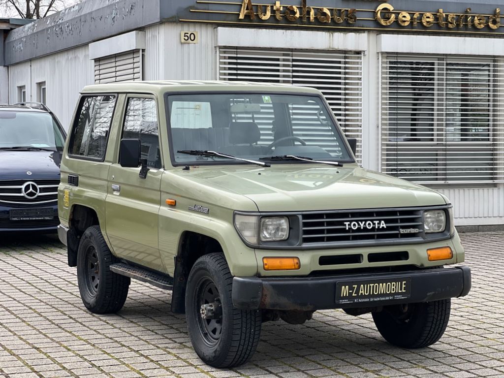 TOYOTA Land Cruiser