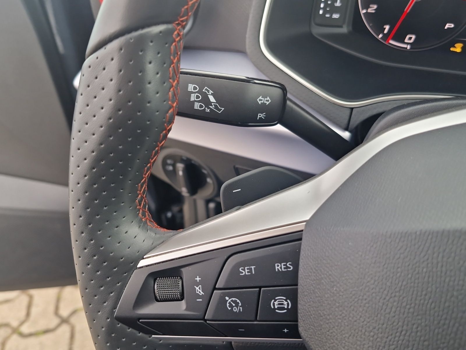 Fahrzeugabbildung SEAT Ibiza FR 1.5 TSI DSG LED Navi VC SHZ Kamera