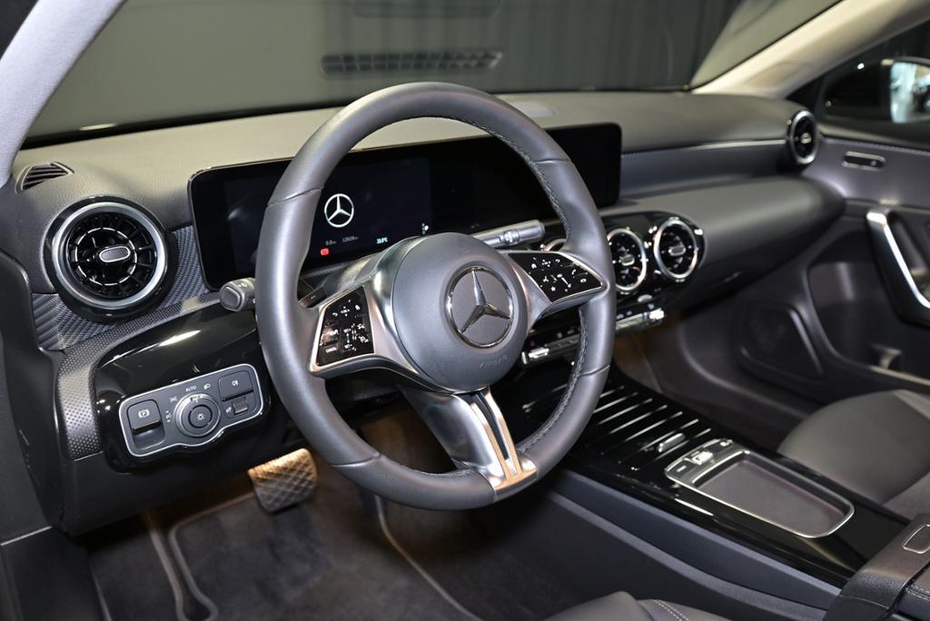 Mercedes-Benz A-Class LED/NAVI/KAMERA, миниатюра 7