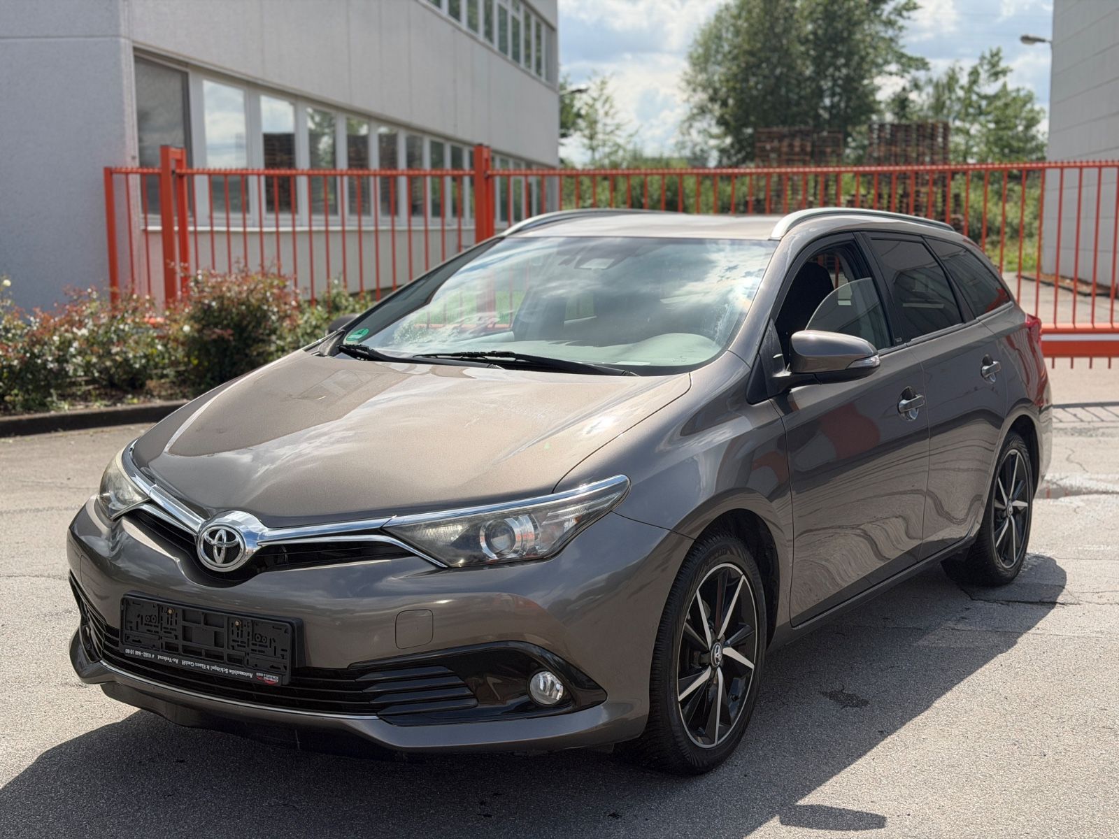 TOYOTA Auris