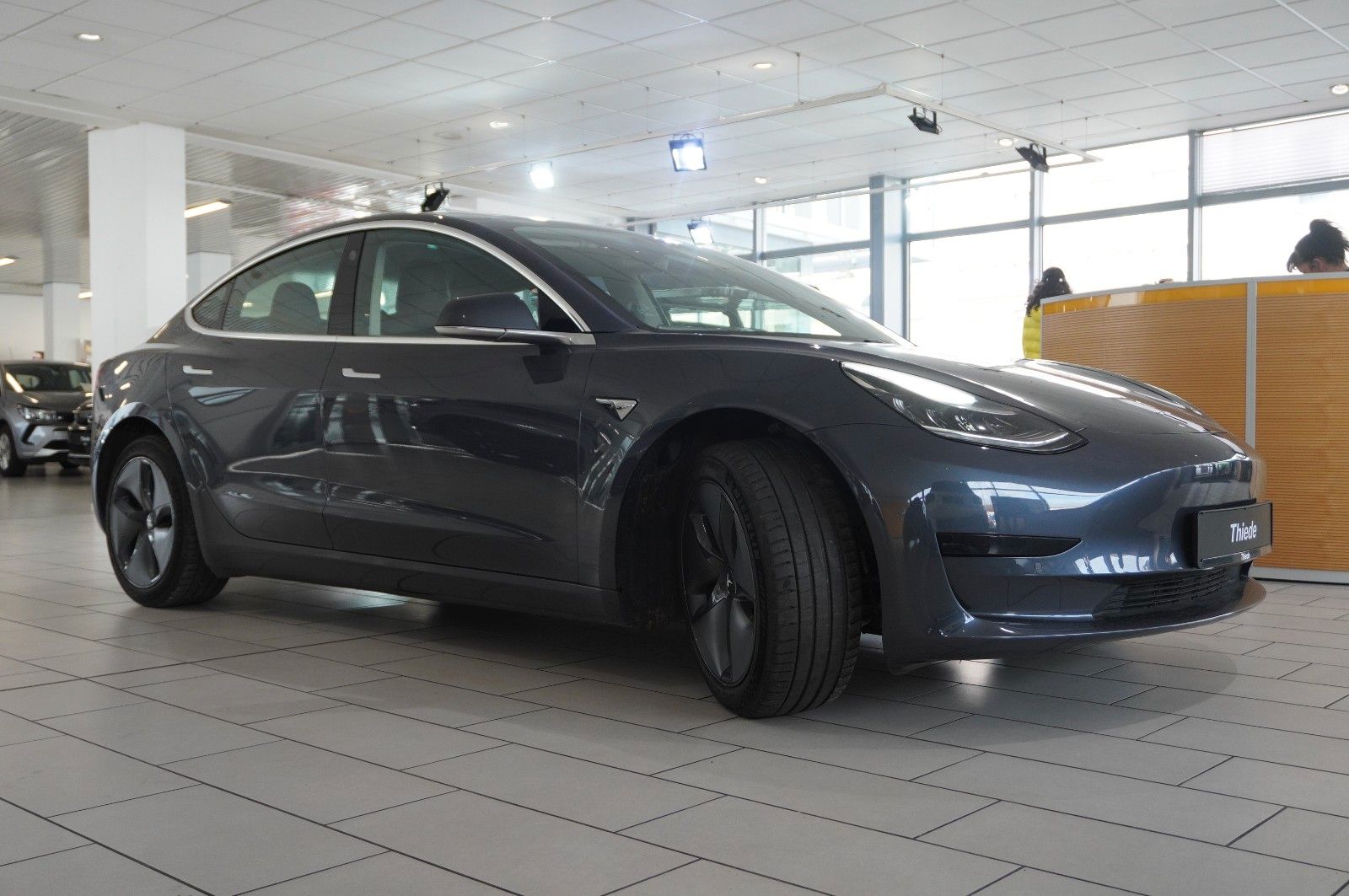 Fahrzeugabbildung Tesla Model 3 Standard Range Plus NAVI/KAMERA/AHK/FSD