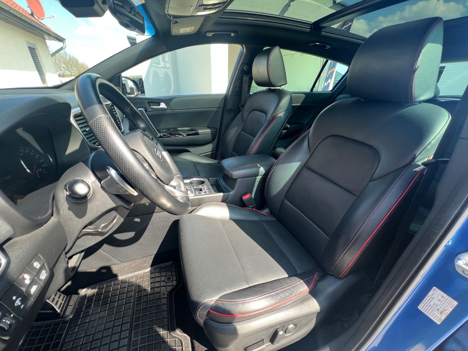 Fahrzeugabbildung Kia Sportage 1.6 T-GDI AWD DCT GT LINE