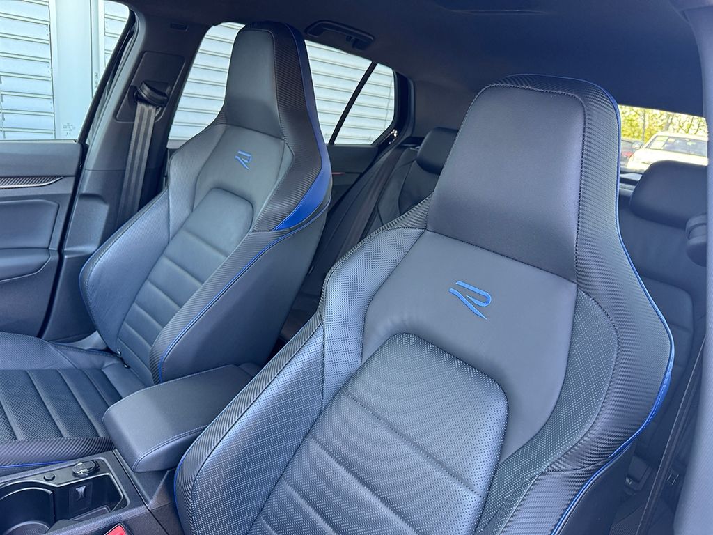Golf VIII R 2.0 BLACK *PERFORMANCE*H&K*LEDER*