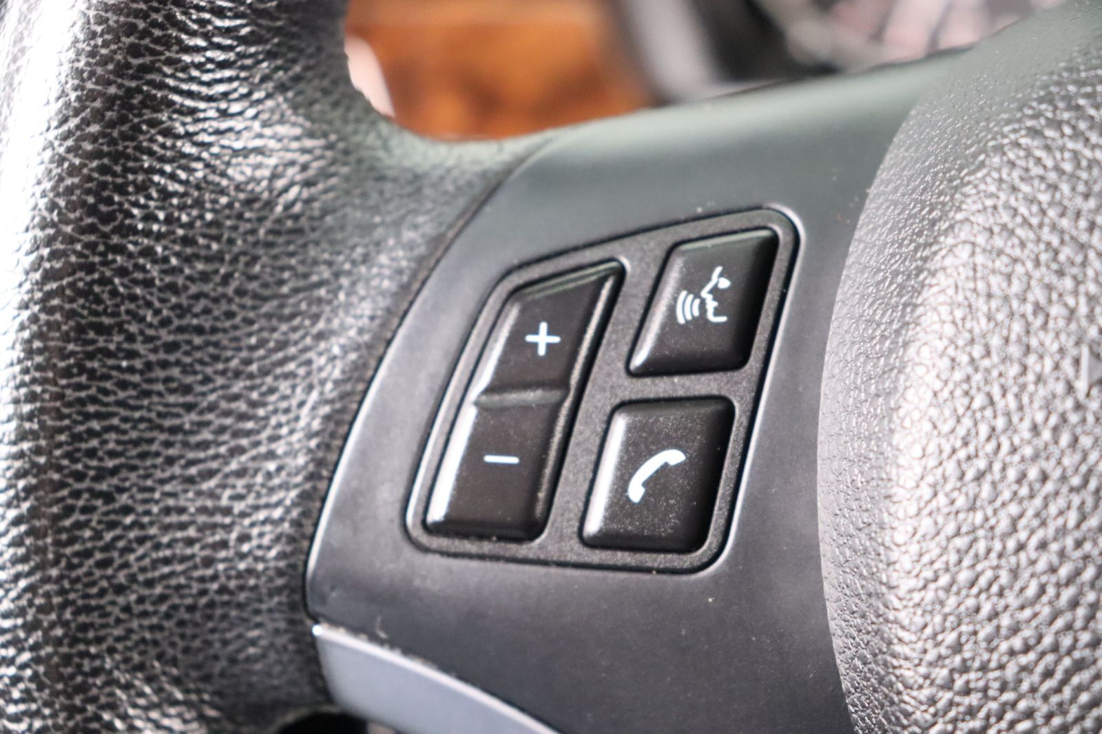 Fahrzeugabbildung BMW 318 i Touring * Xenon * Leder * Pano *