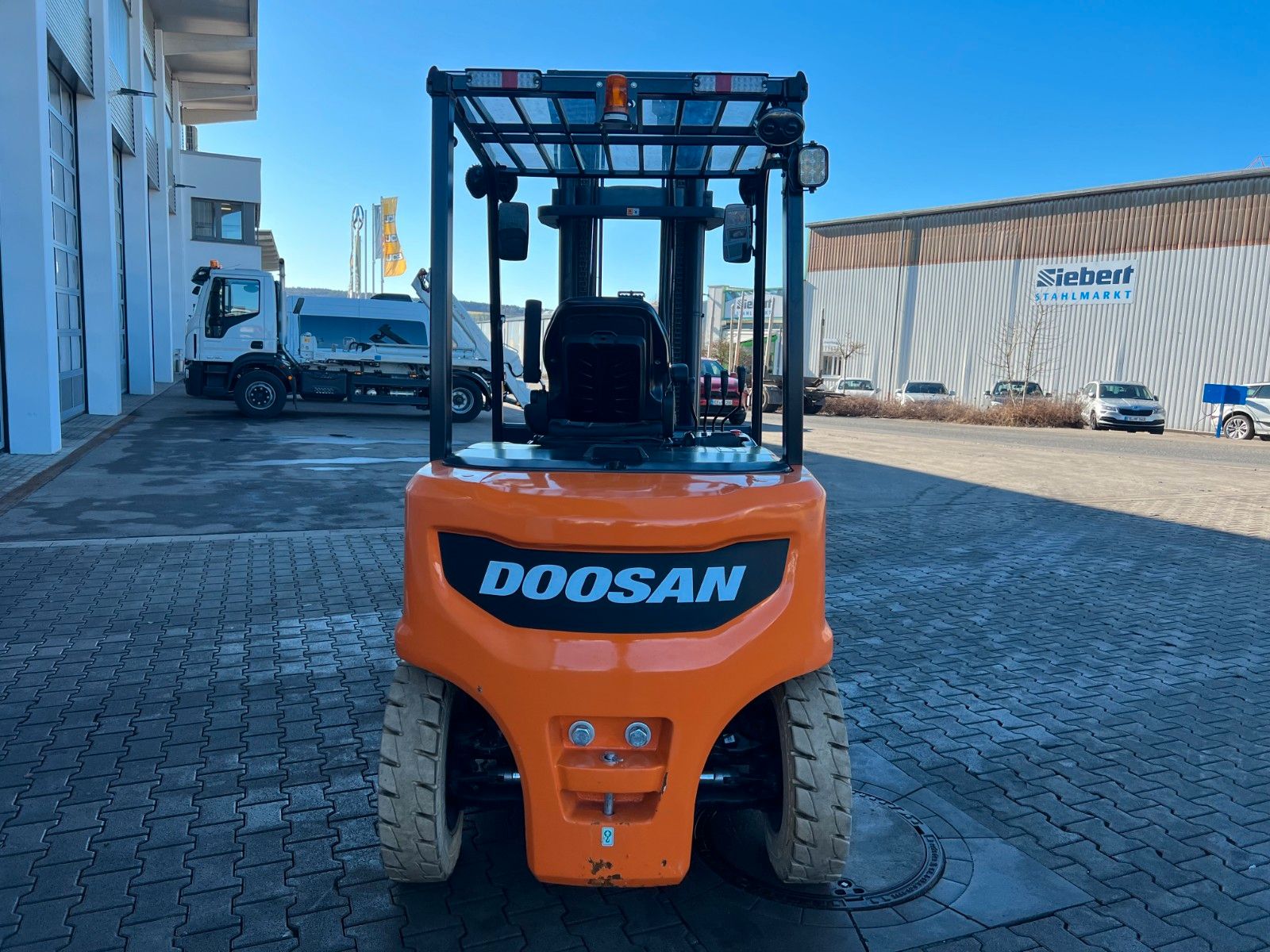 Fahrzeugabbildung Doosan B50XC-7 / nur 230h! / SS / Zinkenverstellung