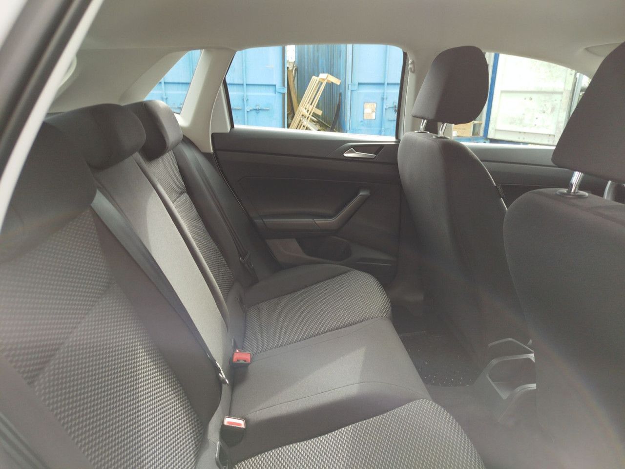 Fahrzeugabbildung Volkswagen Polo Basis-Modell 1.0 59 kW 5-Gang