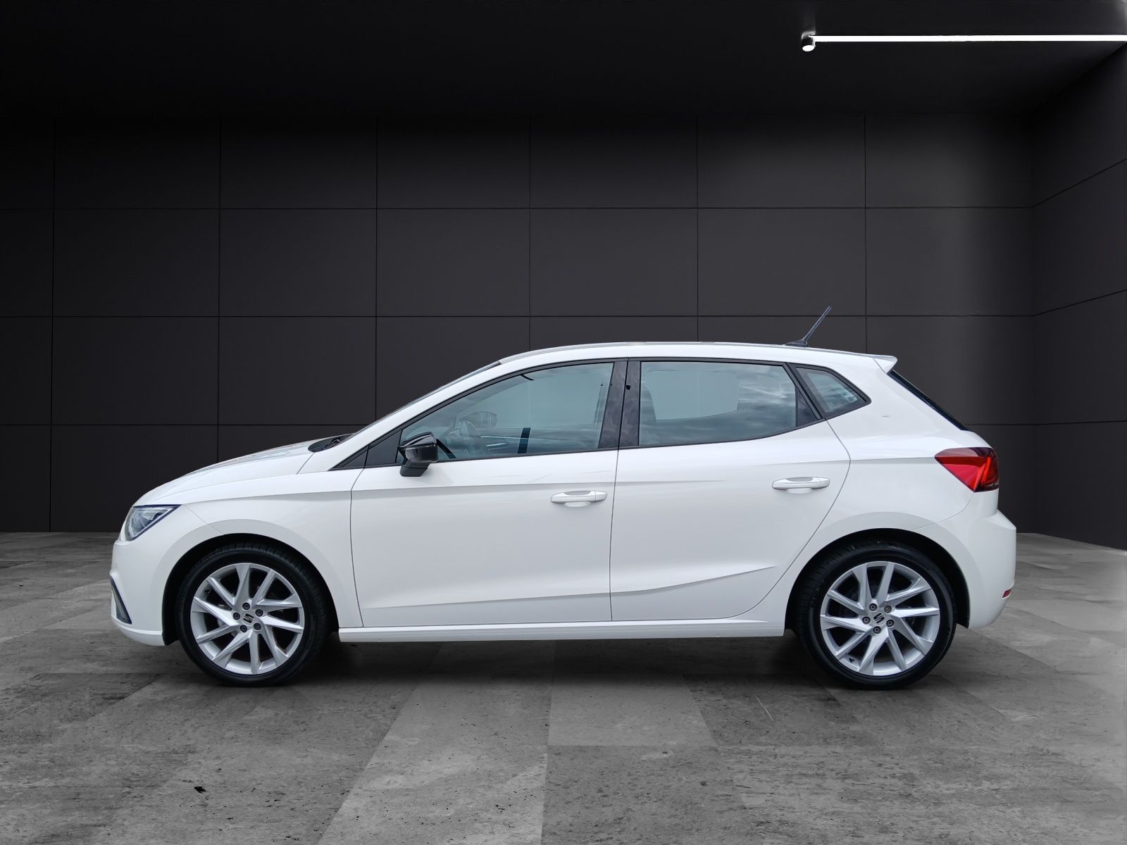Fahrzeugabbildung SEAT Ibiza TSI FR -Line LED Navi AID GRA RFK SH LM