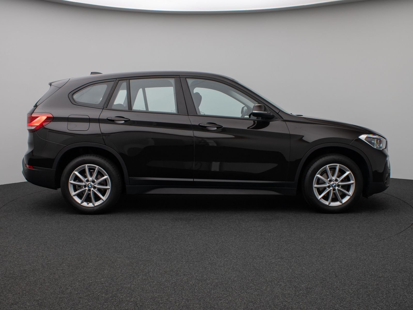Fahrzeugabbildung BMW X1 sD18i Panorama DAB Navi Geschwindigkeitsreg