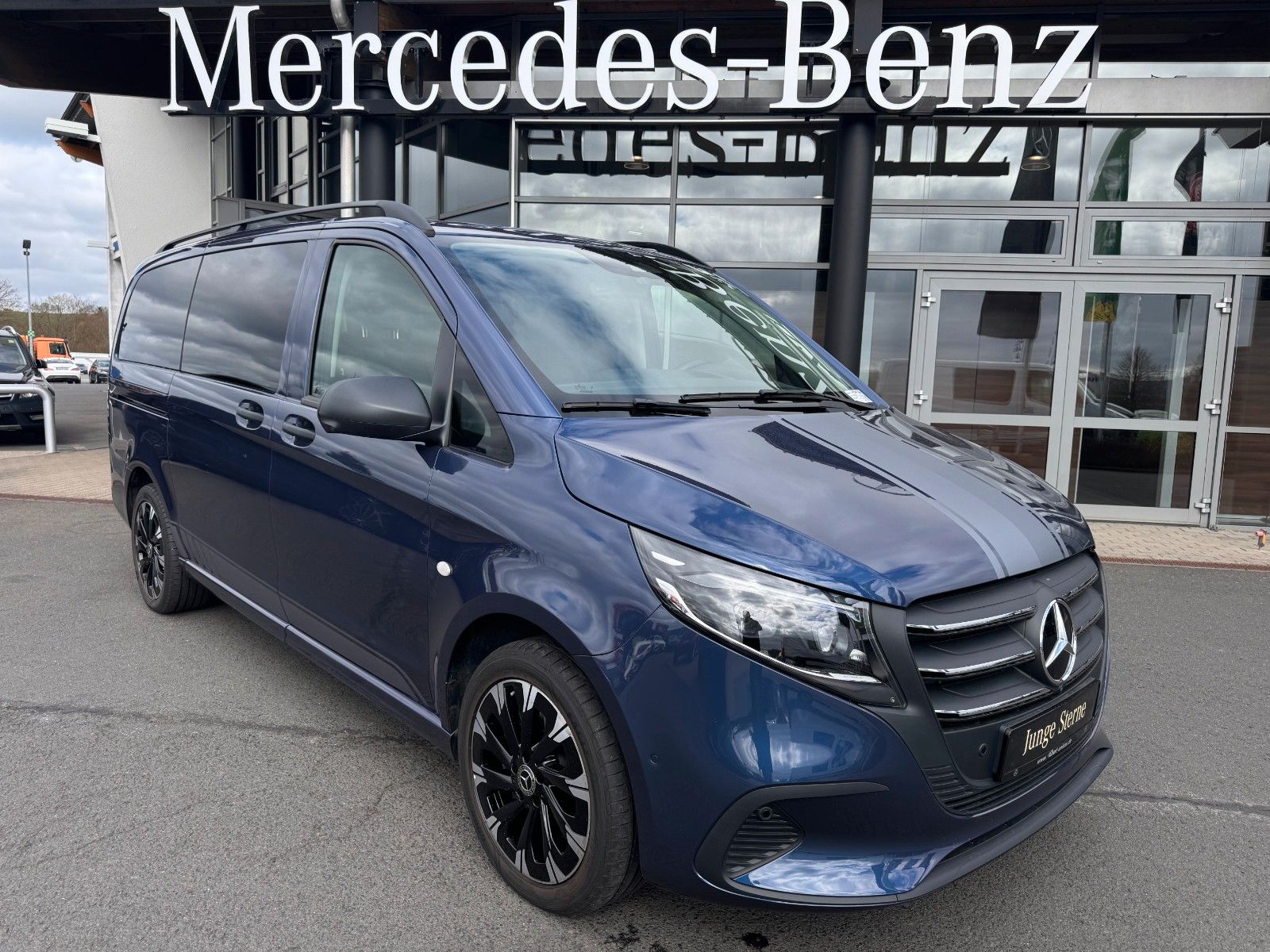 Fahrzeugabbildung Mercedes-Benz Vito 119 CDI Tourer Select DISTRONIC LED AHK2,5t
