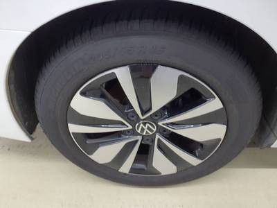 Golf VIII Variant 1.5 eTSI DSG GOAL LED+AHK+NAVI