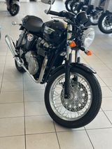 Triumph Thruxton 900 EFI / Service neu / nur 5.819 Km. - Offers matching your search criteria