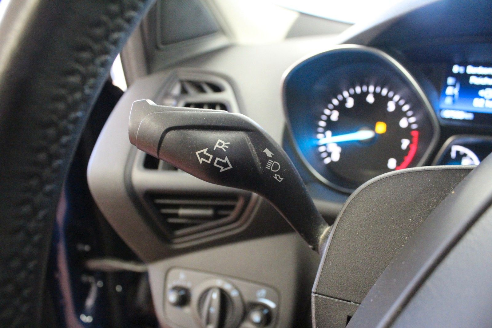 Fahrzeugabbildung Ford Kuga 1,5 Trend 4x2 Gewerbespecial