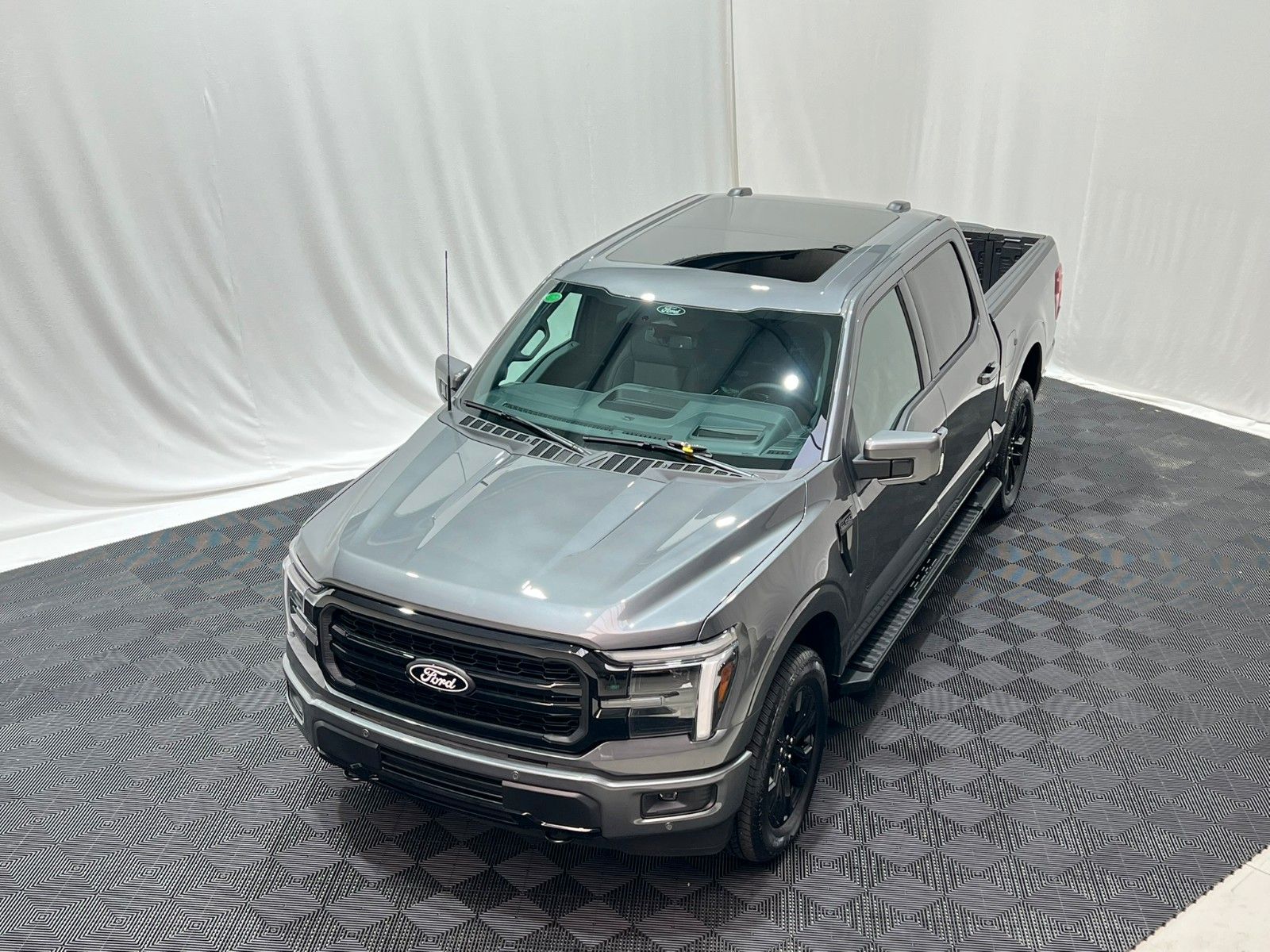 Fahrzeugabbildung Ford F-150 Lariat 5.0L V8  5,5" Black Ed. MY25