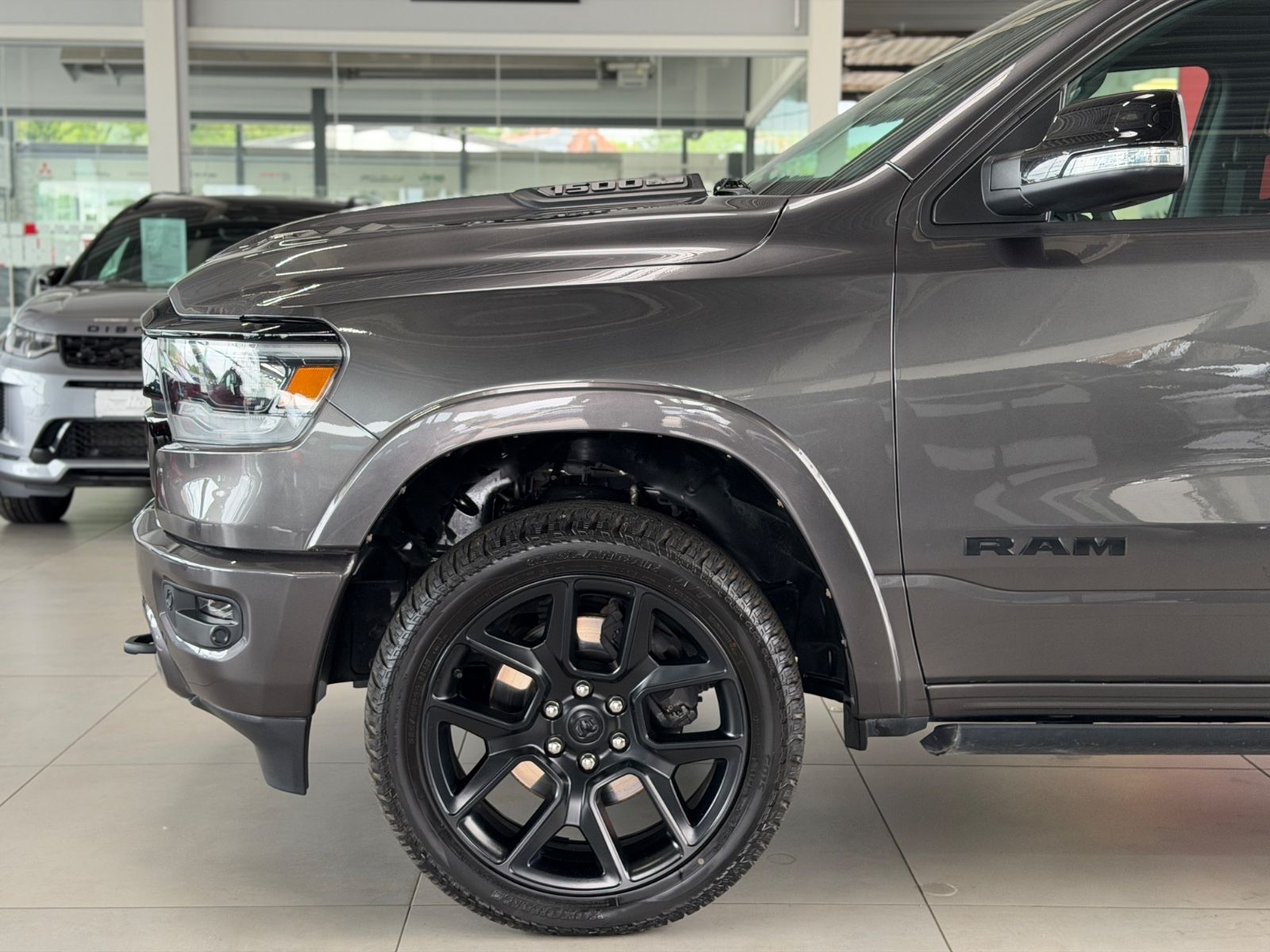 Fahrzeugabbildung Dodge RAM 1500 5,7 Laramie NIGHT LPG Luft RamBox