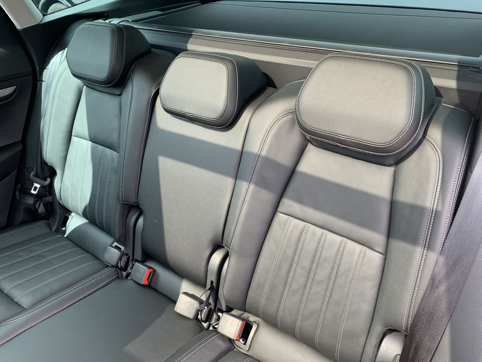Fahrzeugabbildung SKODA Karoq 2.0 TDI*4x4*AHK*STHZ*Leder*360°Cam*Pano*
