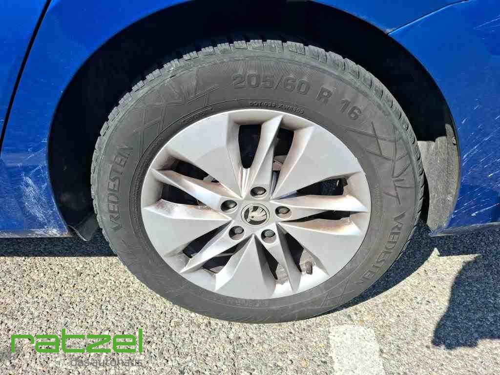 Fahrzeugabbildung SKODA Octavia Combi Ambition 2.0 TDI Navi AHK-klappbar