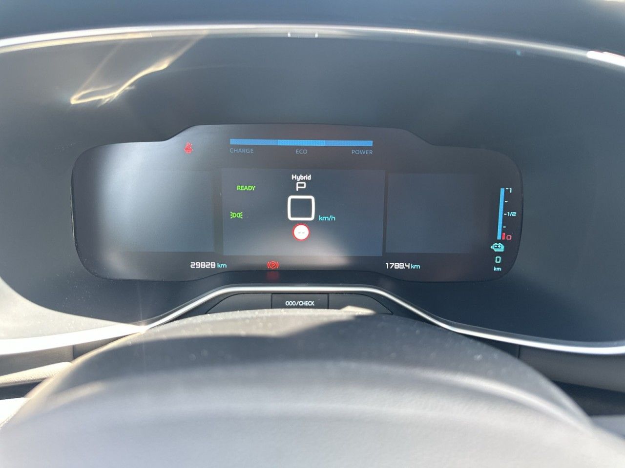 Fahrzeugabbildung Citroën C5 AIRCR C-SERIES PT 225 HYB-ACC-Cam* - mit KI generiert/bearbeitet