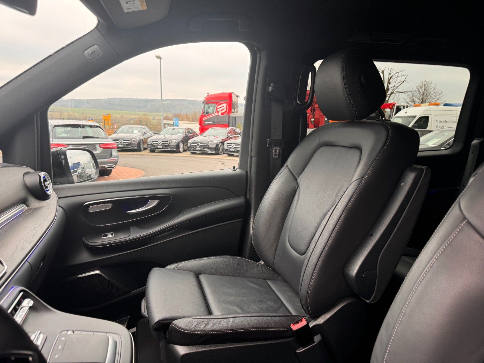 Fahrzeugabbildung Mercedes-Benz V 300 d AVA DISTRONIC AHK Standheiz Sound