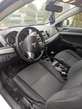 Mitsubishi Lancer 1.5 - - Mitsubishi Lancer mit Benzin-Antrieb: Limousine