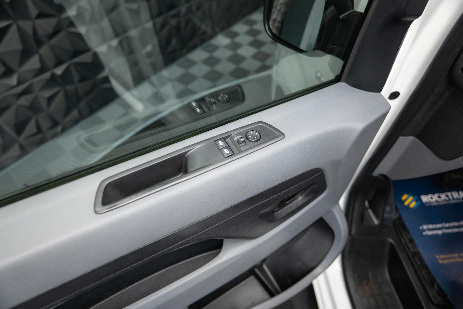 Fahrzeugabbildung Citroën Jumpy Kasten Club M Automatik *Regalsystem*360°*