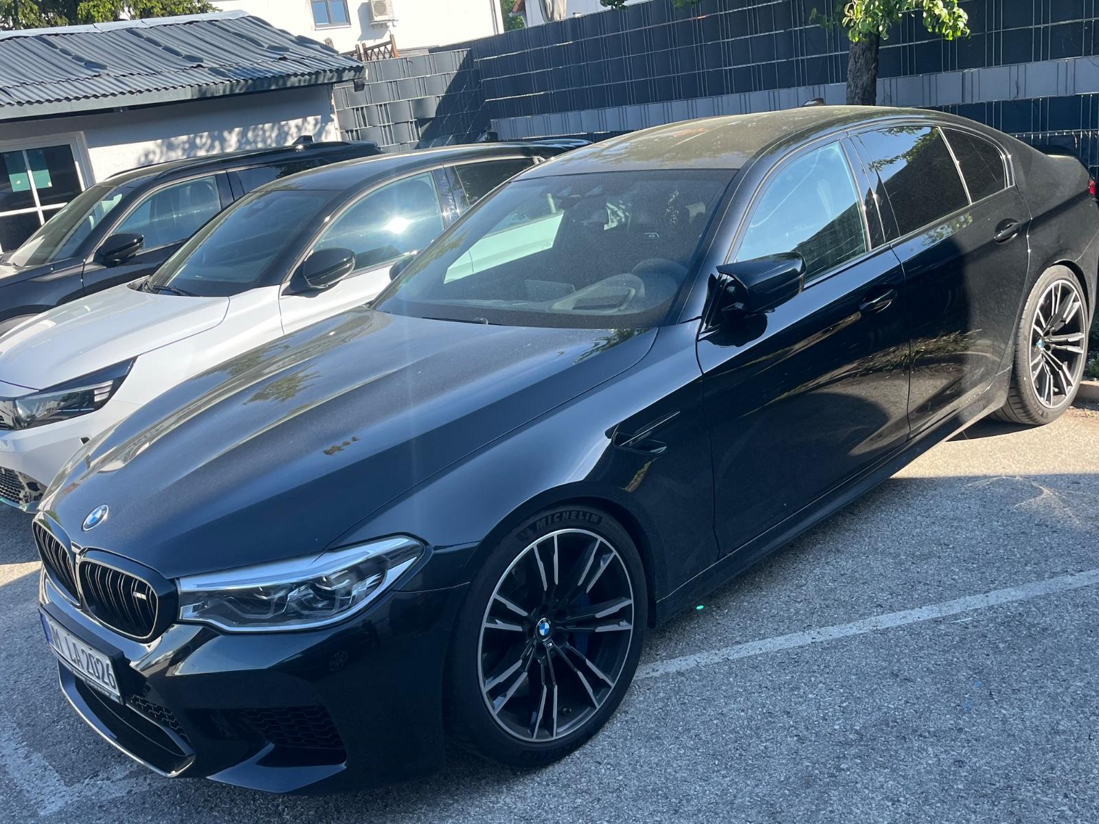 BMW M5 Limousine Basis