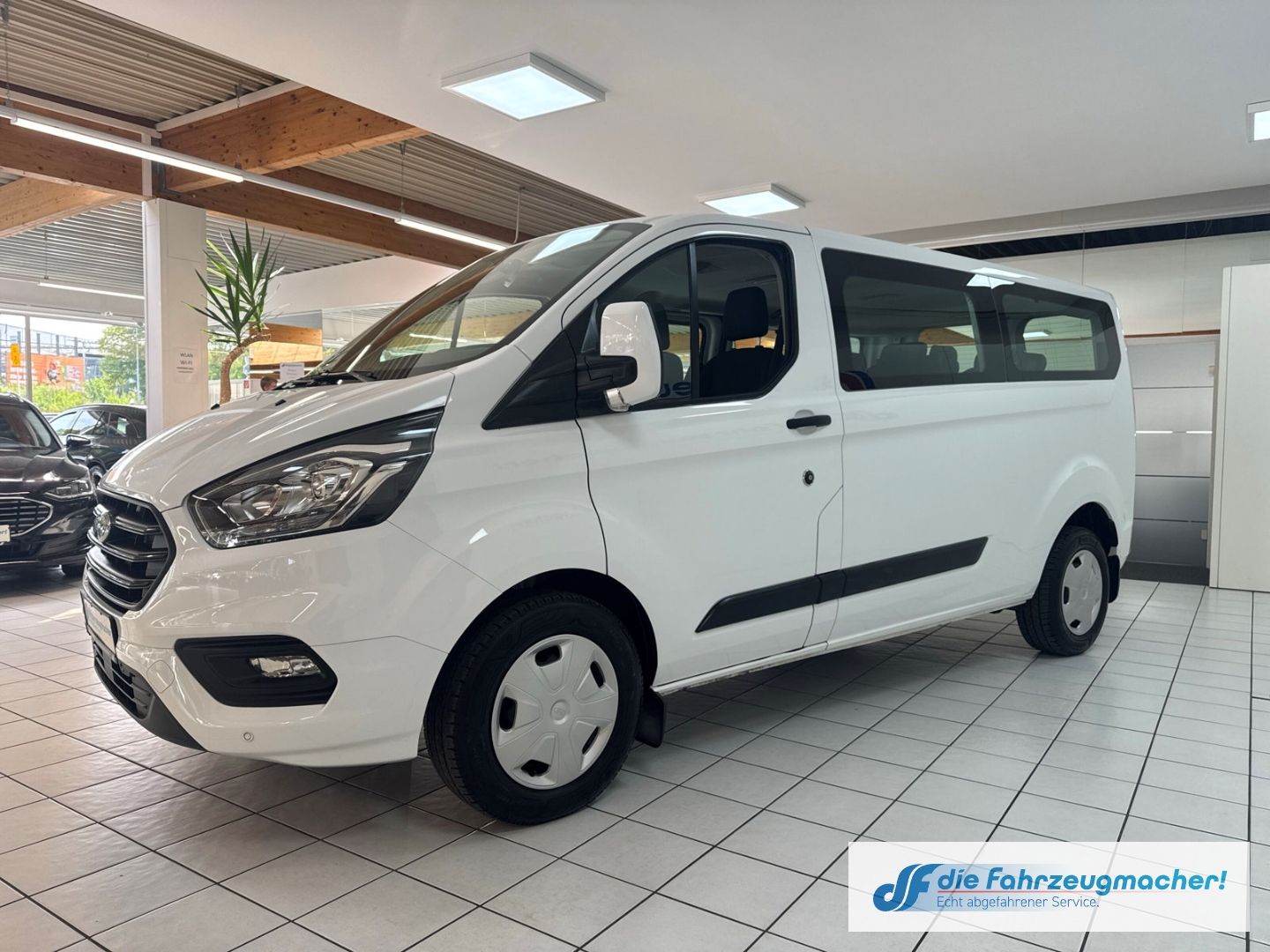 Fahrzeugabbildung Ford Transit Custom 320 L2 Trend 2.0 TDCi Dyn. Kurven
