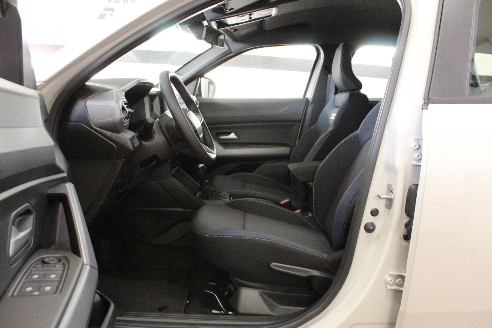 Fahrzeugabbildung Dacia Duster mild hybrid 140 Expression*Winterp.*MY 26