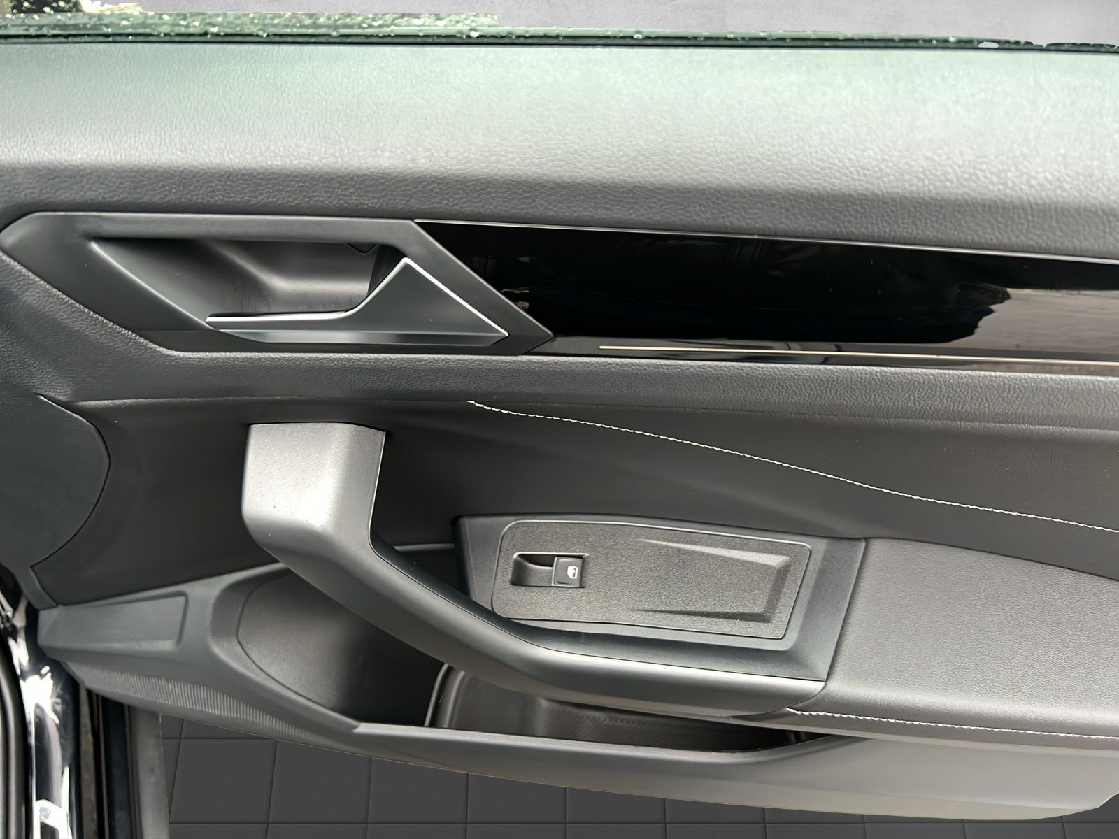 T-Roc R-Line 1.0 TSI AHK*Navi*Black Style