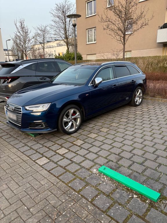 Image of Audi A4