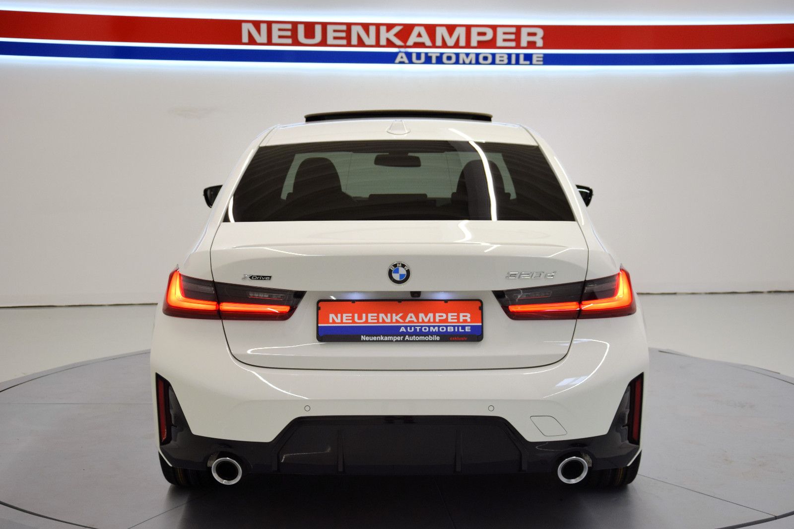 Fahrzeugabbildung BMW 320 d xDrive M Sport GSHD HeadUp ACC Kamera 19"