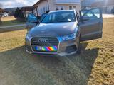 Audi Q3 2.0 TDI quattro - - Audi Q3: Braun