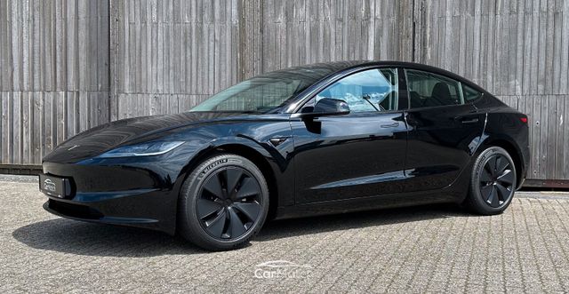 Tesla Model 3 RWD HIGHLAND - SOLID BLACK 