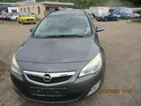 Opel Astra J Sports Tourer Edition - gebrauchte Opel Astra aus dem Jahr 2011