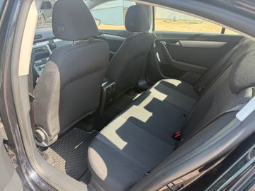 Volkswagen Passat - 7