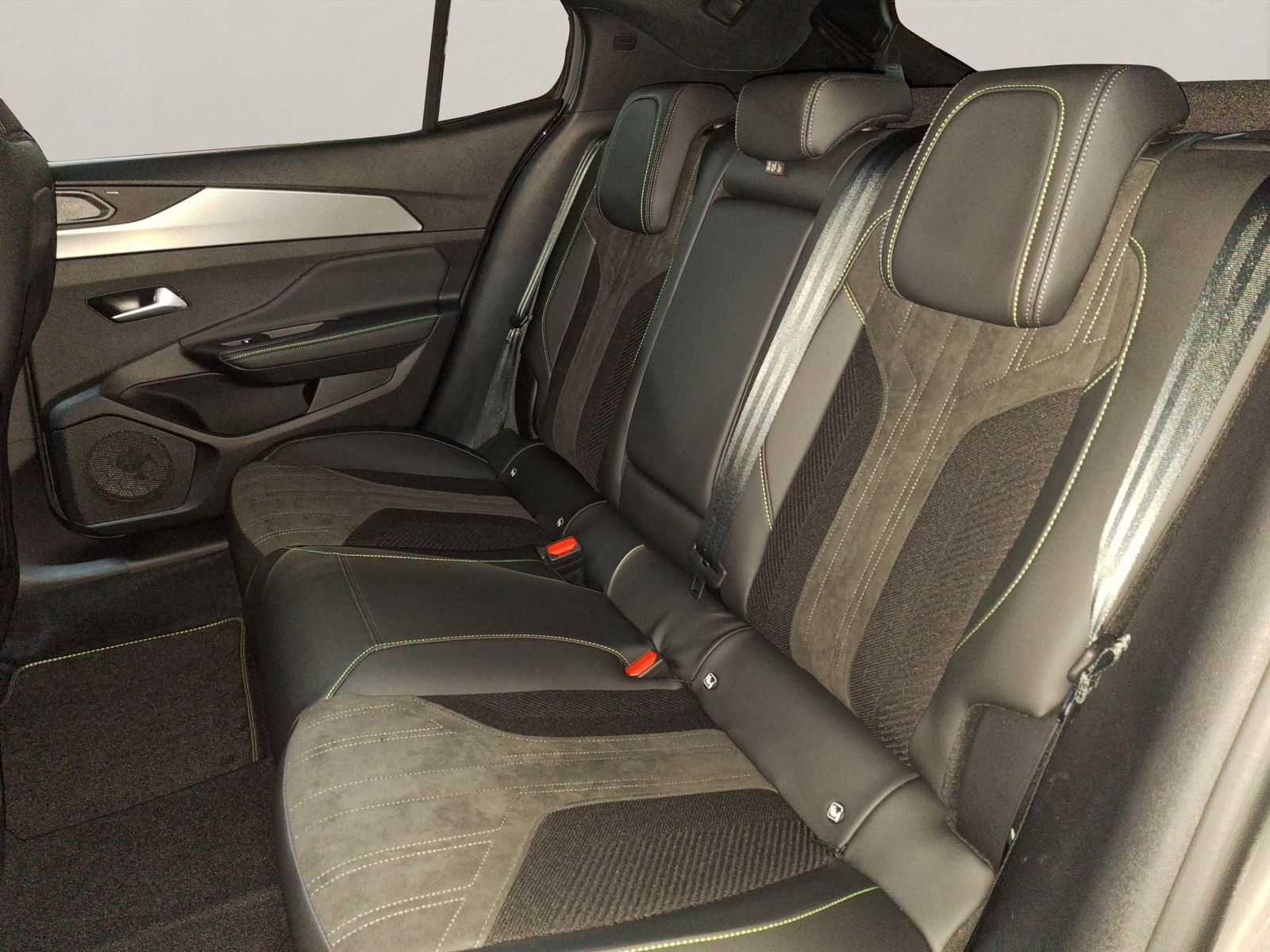 Peugeot 408 - Bild 12