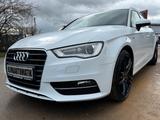 Audi A3 Sportback S line Sportpaket*Leder* - Audi A3 mit Benzin-Antrieb: Kleinwagen, Schaltgetriebe