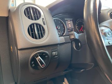 Volkswagen Tiguan Sport & Style 4Motion *NAVI*AHK*XENON*RFK