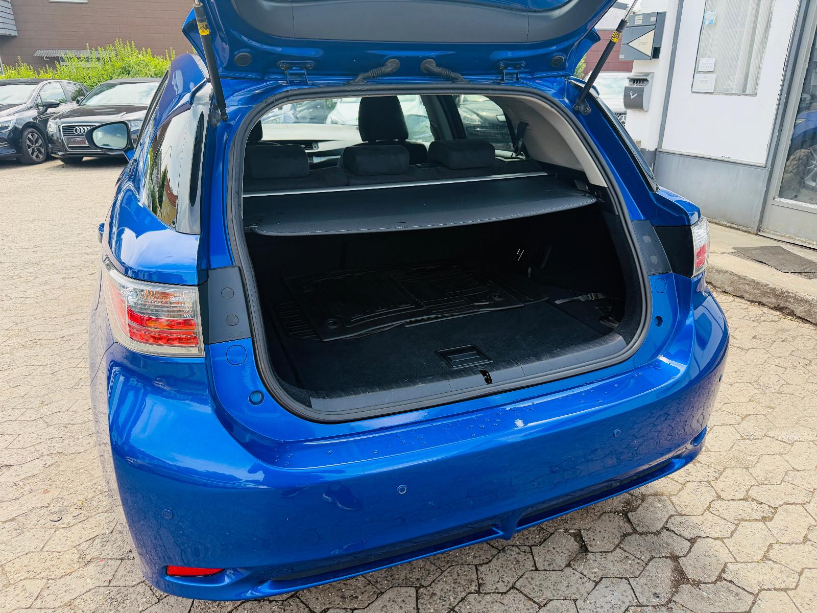 Lexus CT 200h Hybride 136 ch Dynamic • Boîte auto • 135 000 km • Phares LED • Radars AV/AR • Keyless