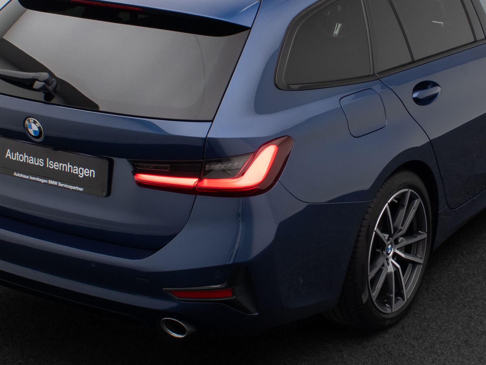 Fahrzeugabbildung BMW 320d SportLine Alarm DAB HiFi Komfort Kamera 18"