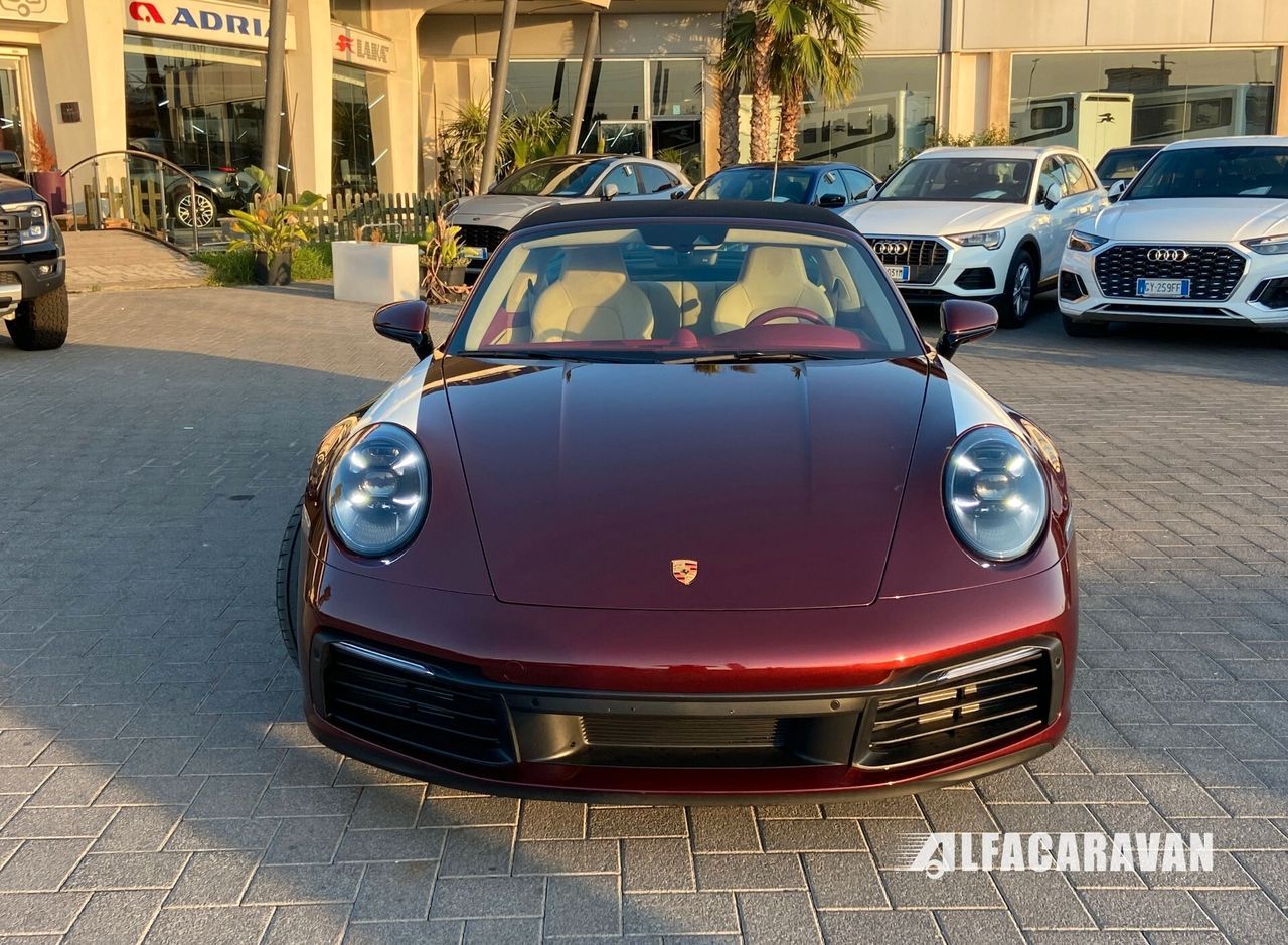 Porsche 911 992 Targa 3.0 4S Heritage Design Edi imagem 2