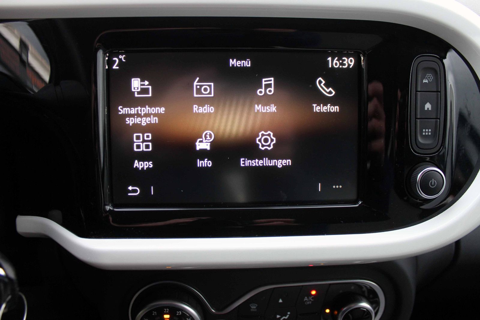 Fahrzeugabbildung Renault Twingo Vibes Electric 21kWh KAM PDC SHZ KLIMA BT