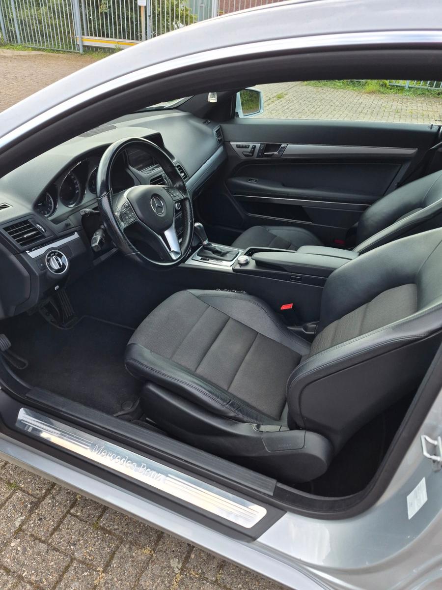 Mercedes-Benz E 220 Coupé E 220 CDI BlueEFFICIENCY ELEGANC...