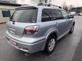 Mitsubishi Outlander 2.4 Intense 1-Hand+Automatik+Klima - Mitsubishi Outlander Gebrauchtwagen in Hamburg