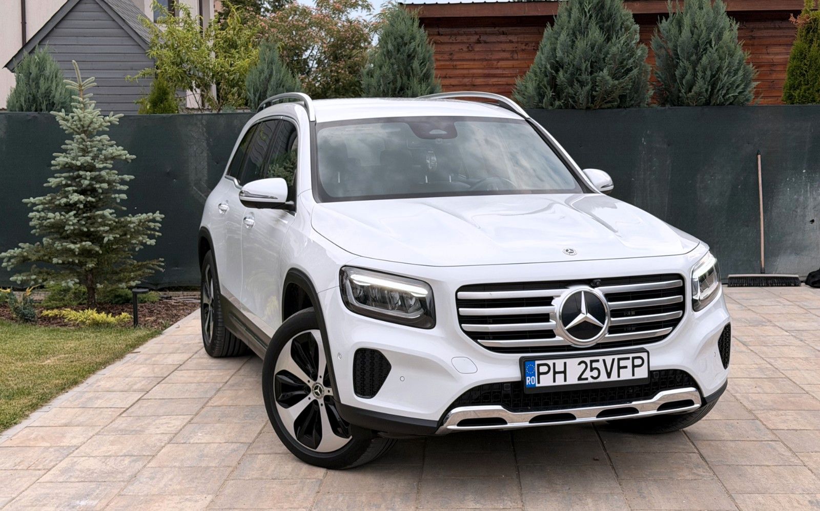 MERCEDES-BENZ GLB 180 d DCT - 2024