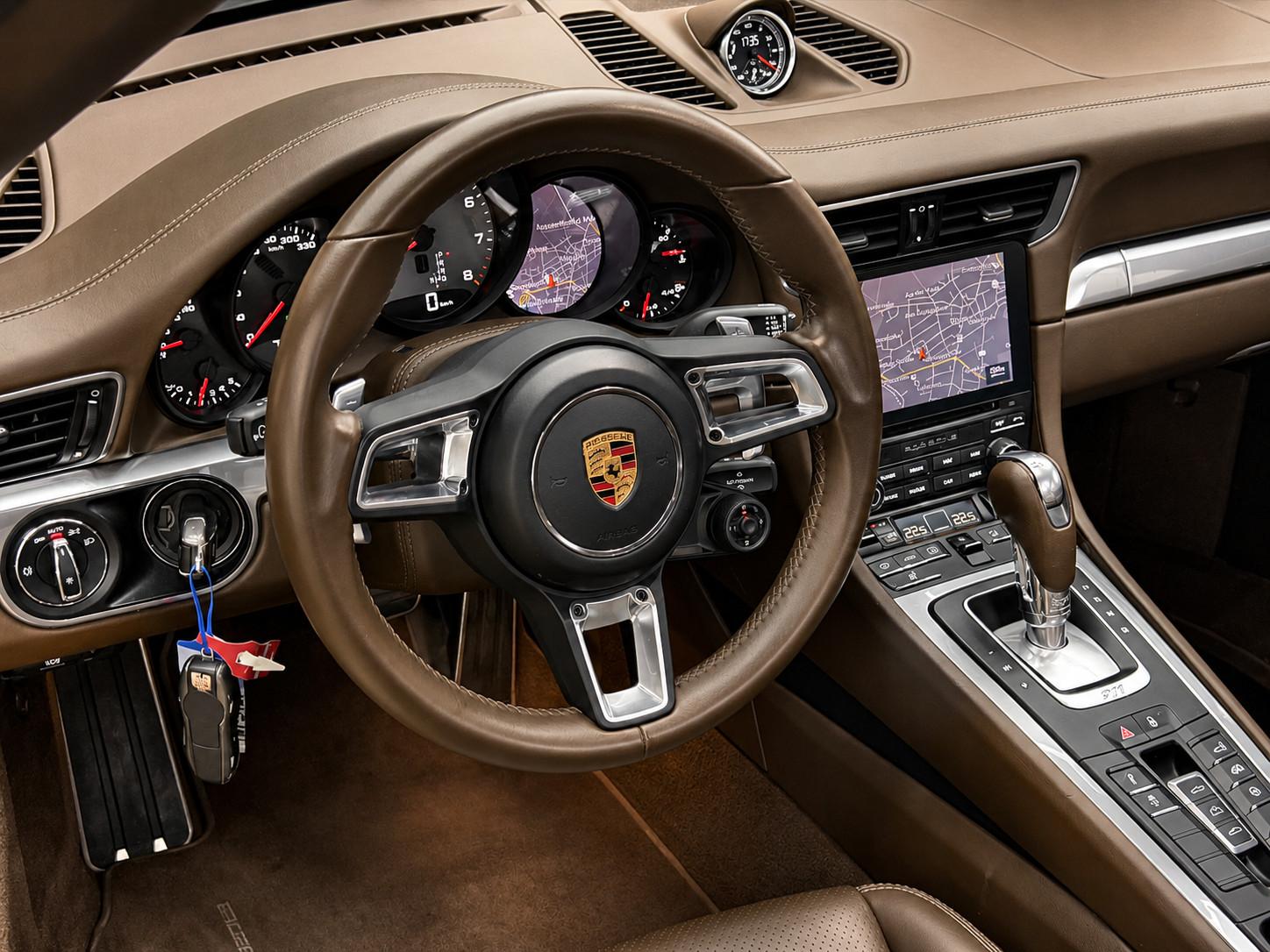 PORSCHE 911 991.2 CARRERA S CABRIOLET / CUIR / PACK SPORT CHRONO
