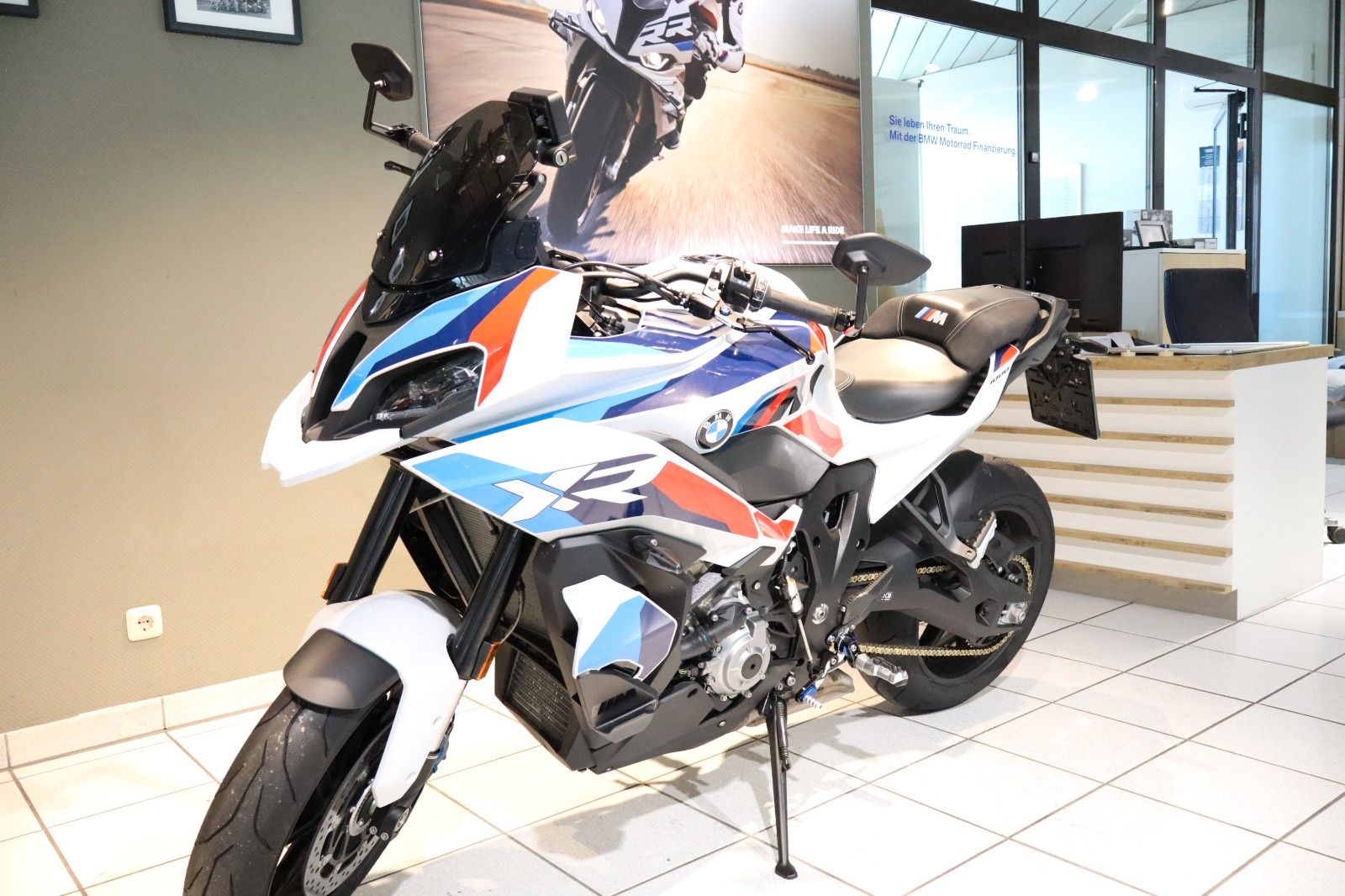 Fahrzeugabbildung BMW M1000 XR