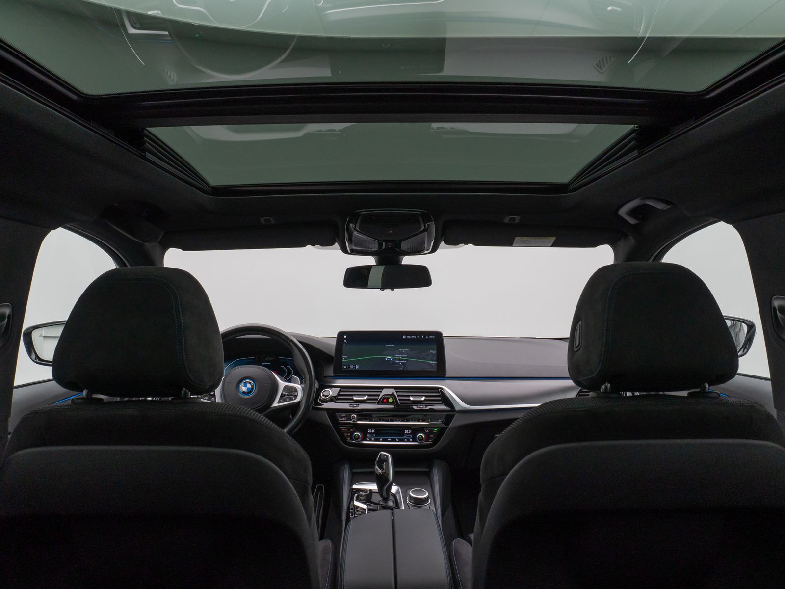 Fahrzeugabbildung BMW 530e M Sport Panorama 360°Laser HUD Komfort 20"