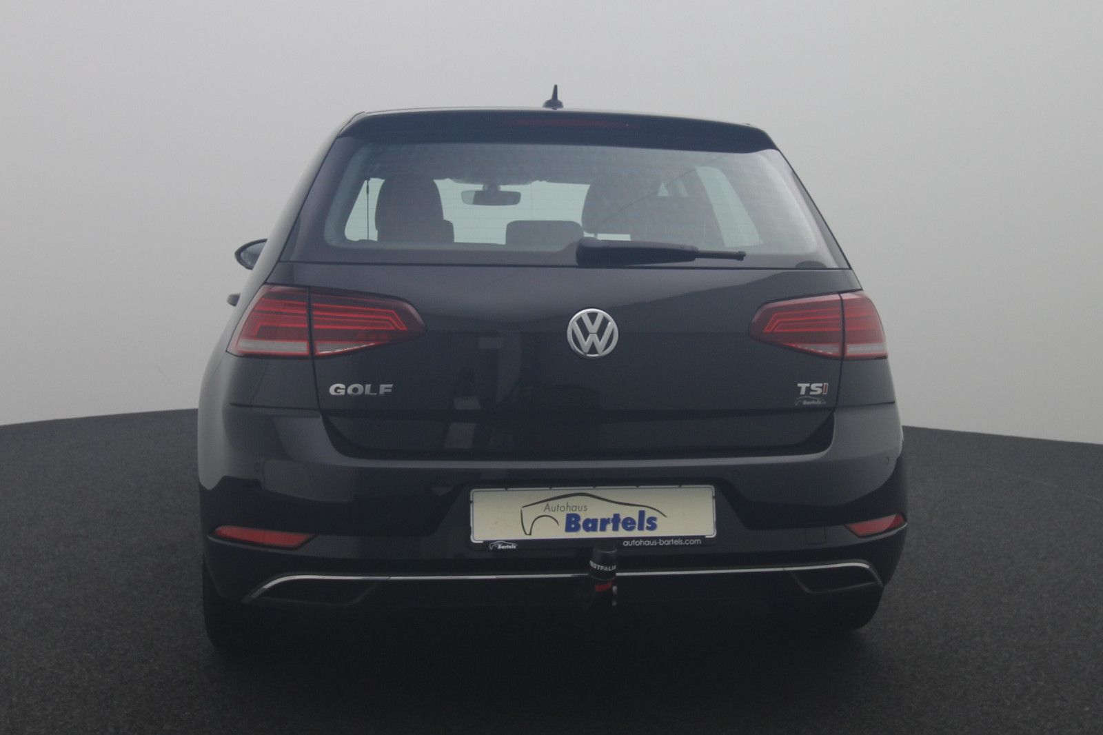 Fahrzeugabbildung Volkswagen Golf VII Lim. 1.4 Comfortline Standheizung AHK